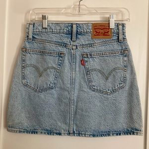 Levi’s Denim mini skirt